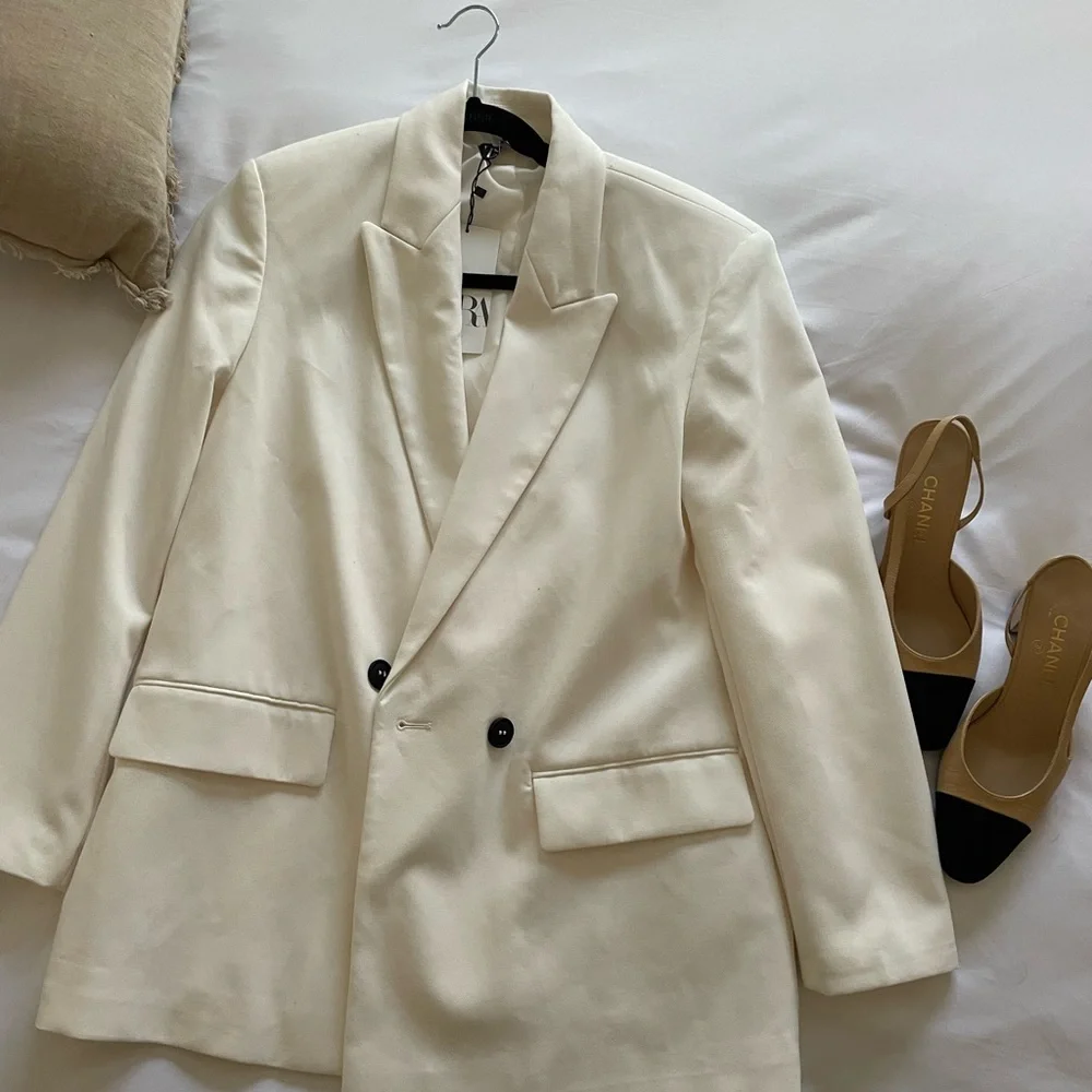 White blazer - Picture 13 of 16